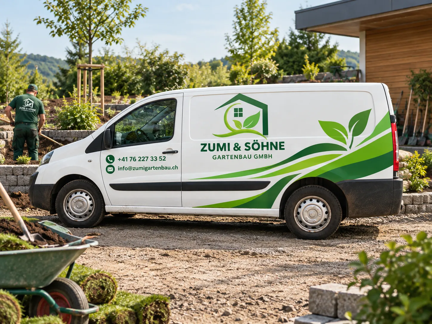 Firmenfahrzeug von Zumi & Söhne auf einer frisch angelegten Umgebung